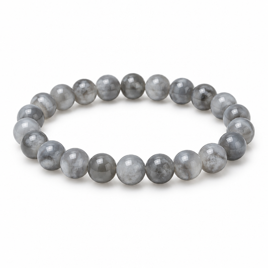 Bransoletka z mglistego agatu, produkt na bialym tle