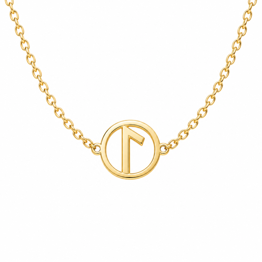 Zloty naszyjnik z zawieszka z symbolem runicznym na bialym tle