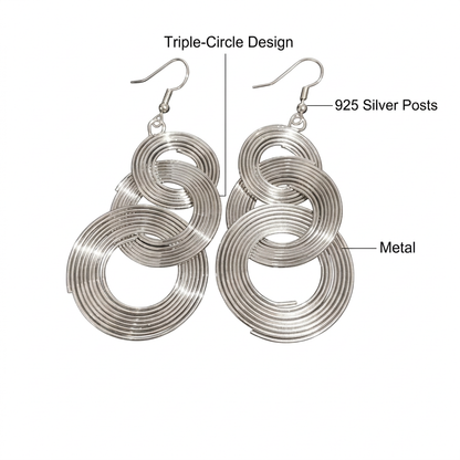 Srebrne kolczyki ze spiralnymi obręczami, specyfikacja na białym tle